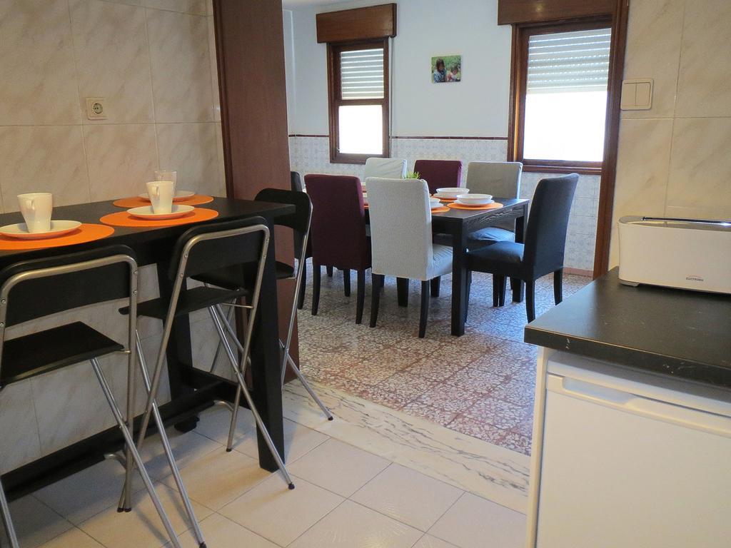 Porto 3 Bedroom Beach Apartment Matosinhos  Buitenkant foto